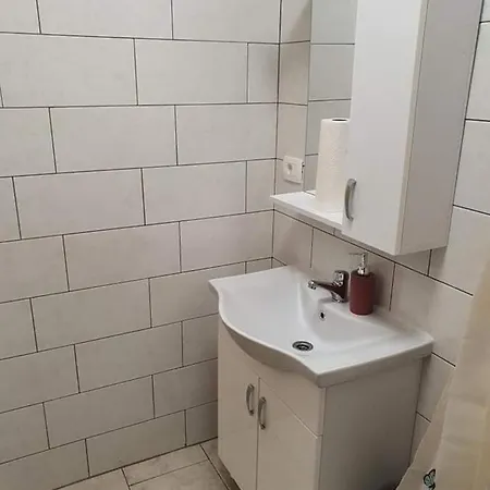 Appartement Aldi 1 *